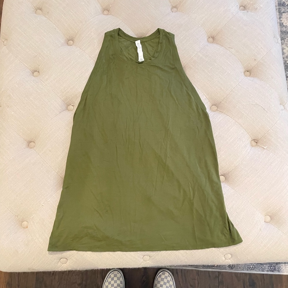 Lululemon Workout Tank- cute open back!